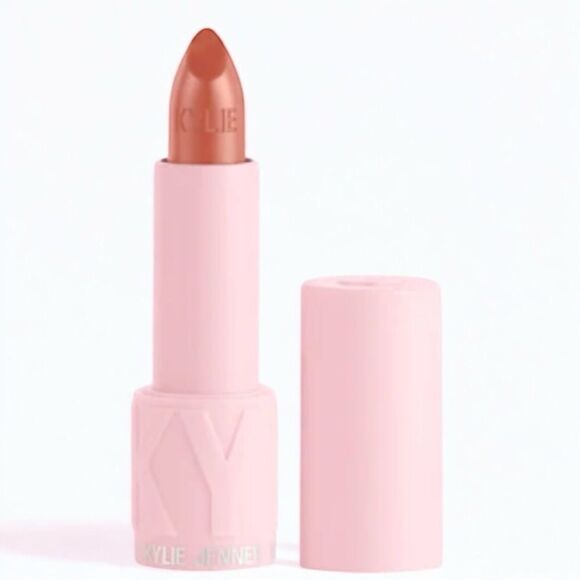 KYLIE JENNER CRÈME LIPSTICK “IF LOOKS COULD KILL” #613 - Picture 1 of 17